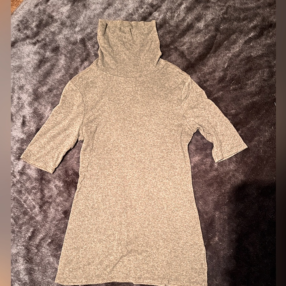 Medium grey Merona turtle neck short sleeve tunic